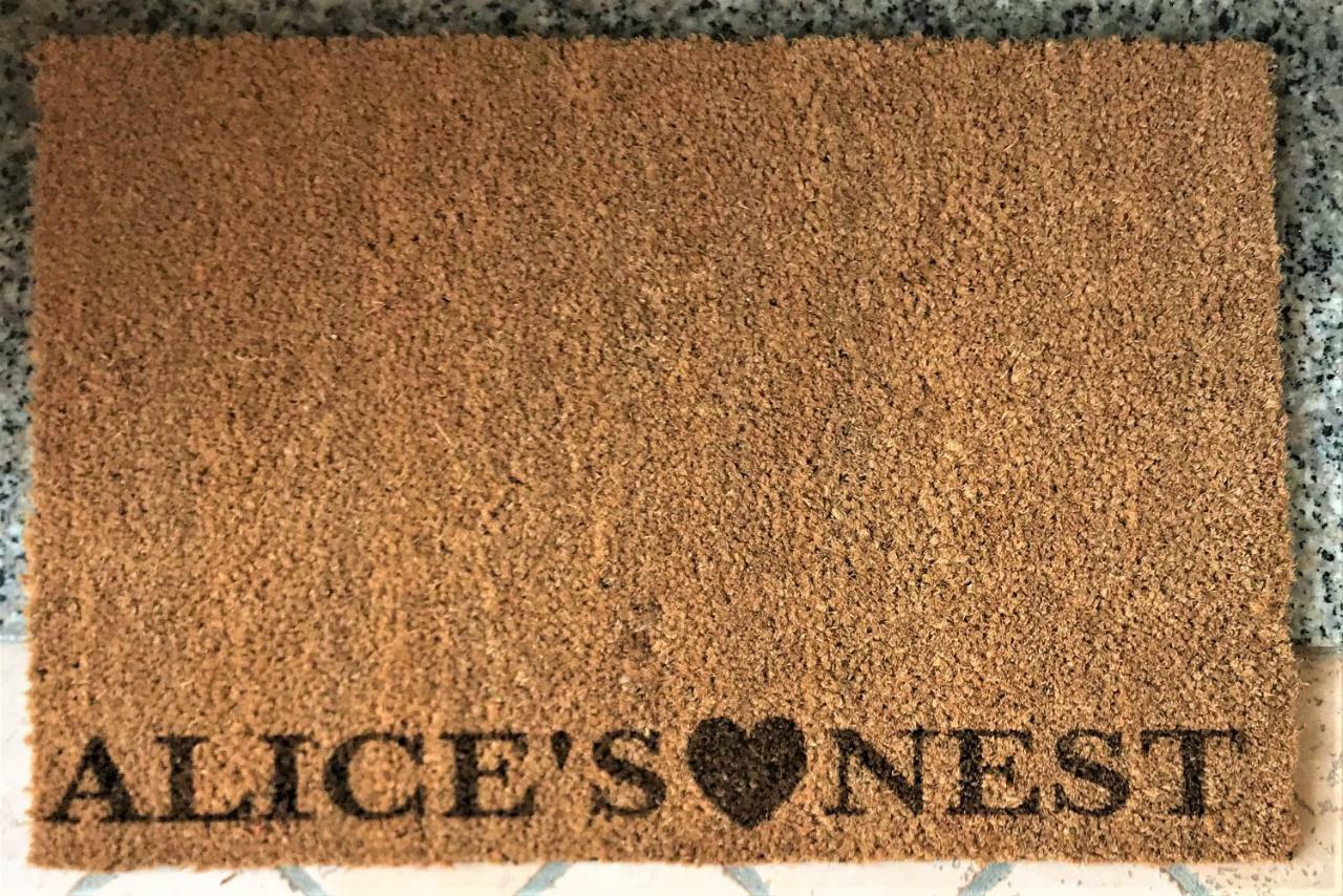 Alice'S Nest-Lake View House 파뎅게술가르다 외부 사진